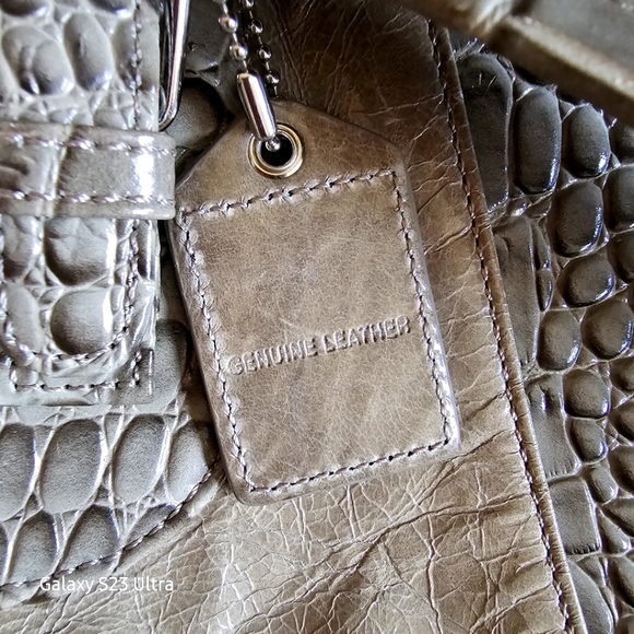 Soprano patent leather satchel with alligator embossed design. Dark taupe. - Picture 14 of 15
